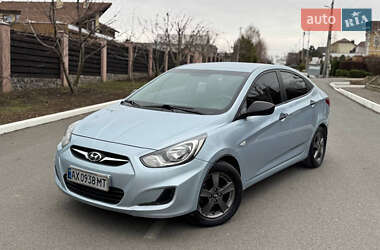 Hyundai Accent 2012