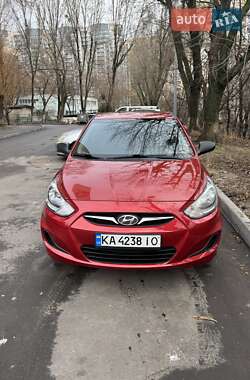 Hyundai Accent 2012