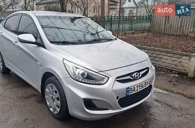 Hyundai Accent 2013