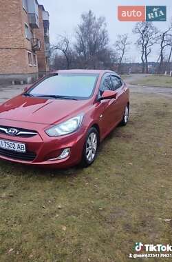 Hyundai Accent 2012