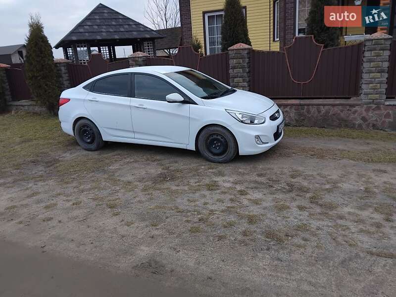 Седан Hyundai Accent 2016 в Рокитному фото 4 Седан Hyundai Accent 2016 в Рокитному