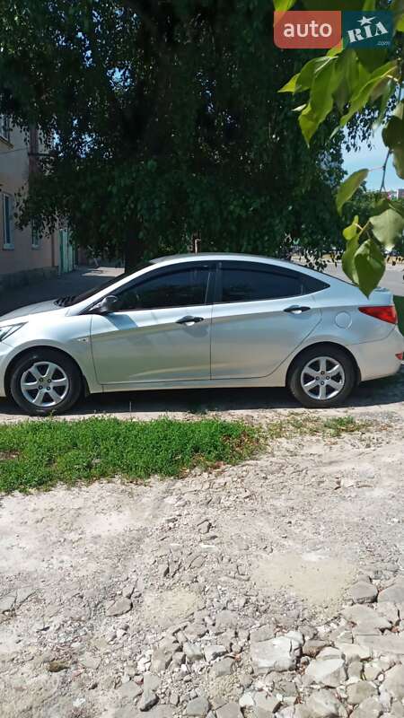 Седан Hyundai Accent 2011 в Черкасах