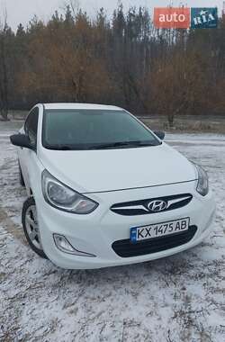 Hyundai Accent 2013