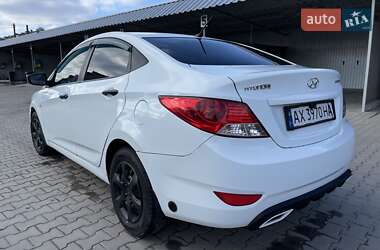 Седан Hyundai Accent 2011 в Староконстантинове