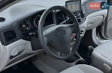 Hyundai Accent 2010