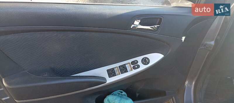 Седан Hyundai Accent 2011 в Дніпрі