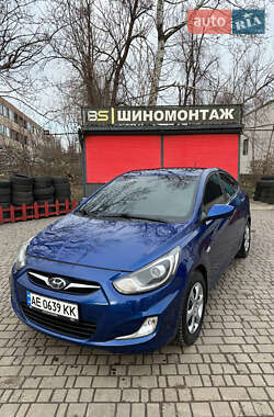 Hyundai Accent 2012