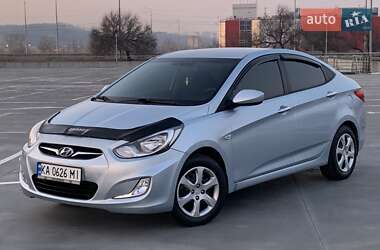 Hyundai Accent 2011