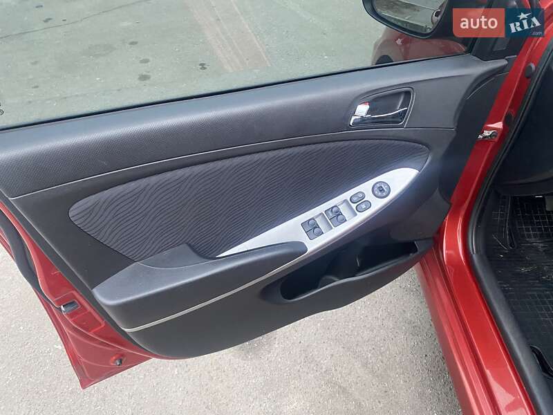 Седан Hyundai Accent 2012 в Виннице