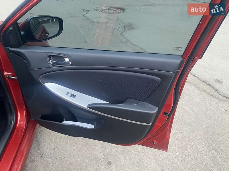 Седан Hyundai Accent 2012 в Виннице