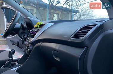 Седан Hyundai Accent 2012 в 