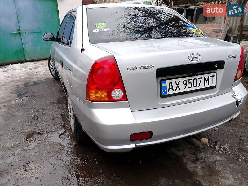 Седан Hyundai Accent 2003 в Краснограді
