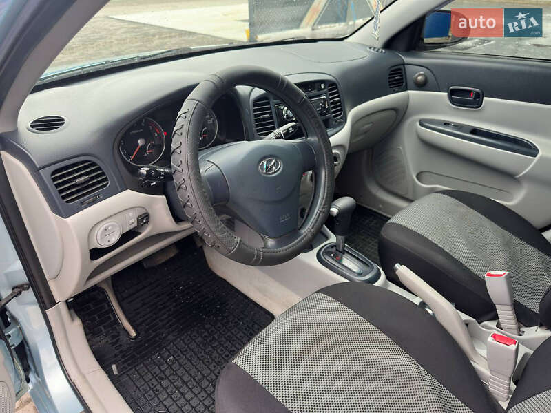 Седан Hyundai Accent 2007 в Ржищеве