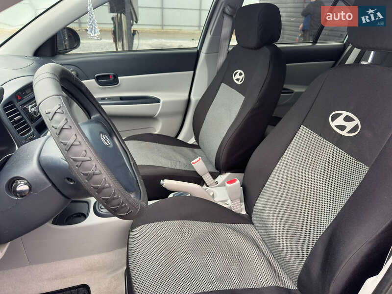 Седан Hyundai Accent 2007 в Ржищеве