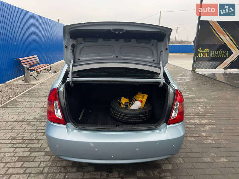 Седан Hyundai Accent 2007 в Ржищеве