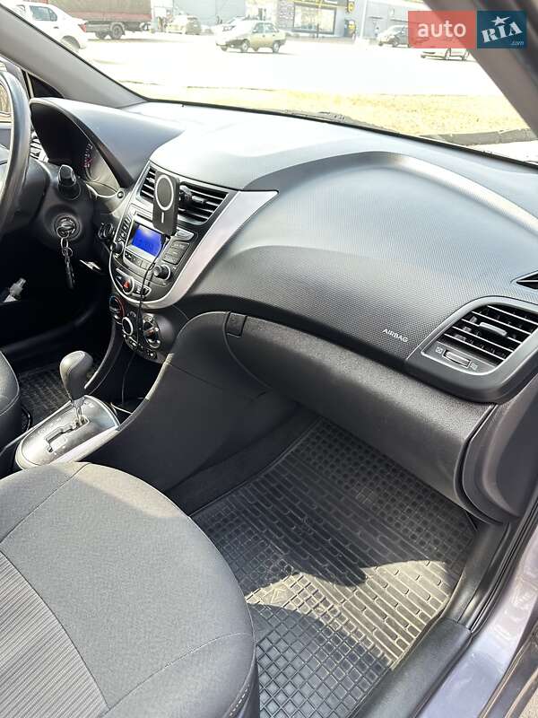 Хэтчбек Hyundai Accent 2013 в Сумах