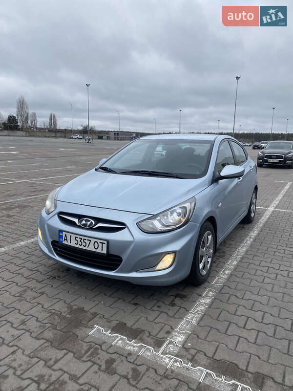 Седан Hyundai Accent 2011 в 
