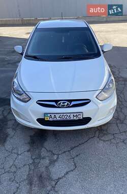 Хетчбек Hyundai Accent 2012 в Києві