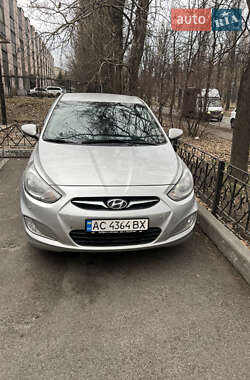 Hyundai Accent 2012