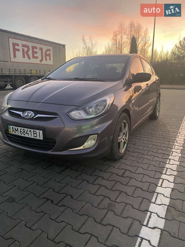 Седан Hyundai Accent 2014 в 