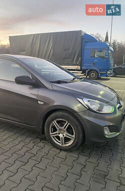 Седан Hyundai Accent 2014 в 