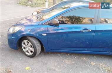 Седан Hyundai Accent 2013 в 