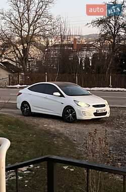 Седан Hyundai Accent 2012 в 