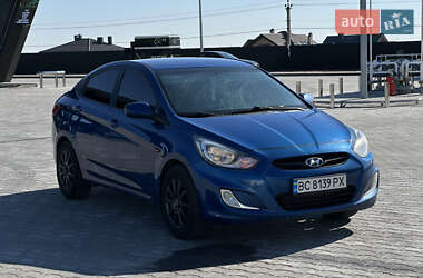 Hyundai Accent 2012