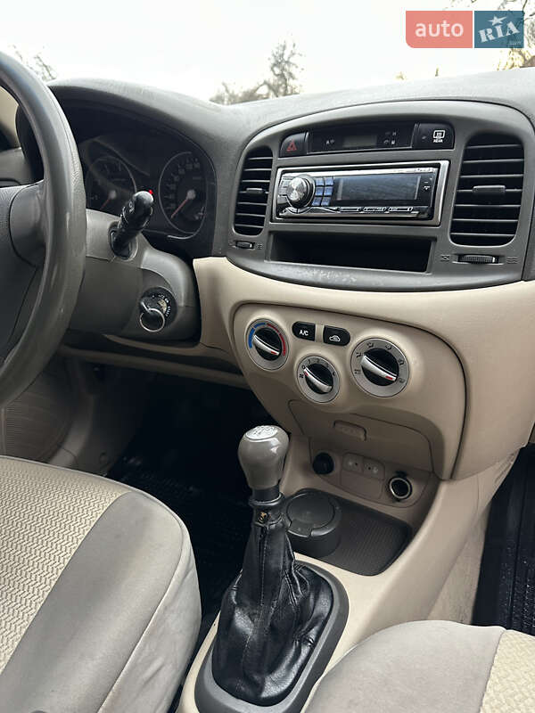 Седан Hyundai Accent 2007 в Черновцах