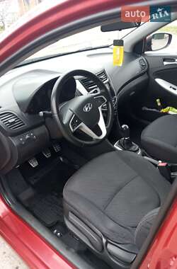 Седан Hyundai Accent 2013 в 