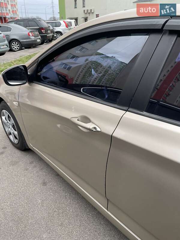 Седан Hyundai Accent 2011 в Броварах