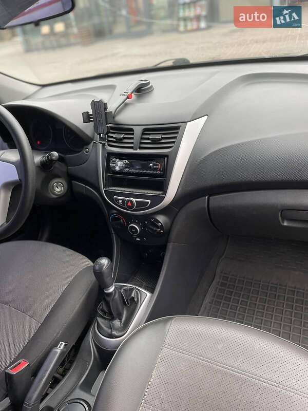 Седан Hyundai Accent 2011 в Броварах