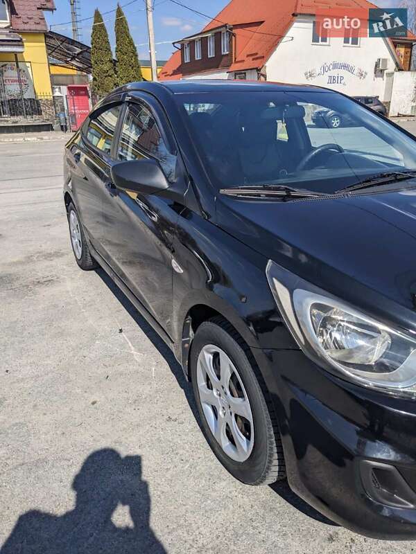 Седан Hyundai Accent 2013 в Звягелі
