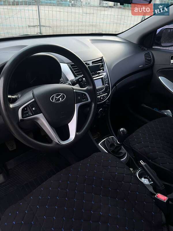 Хэтчбек Hyundai Accent 2012 в Днепре