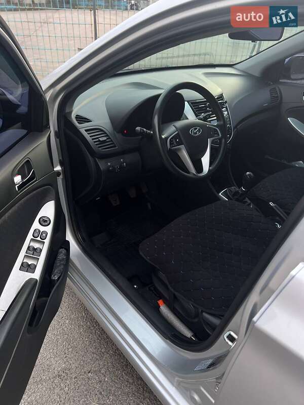 Хэтчбек Hyundai Accent 2012 в Днепре