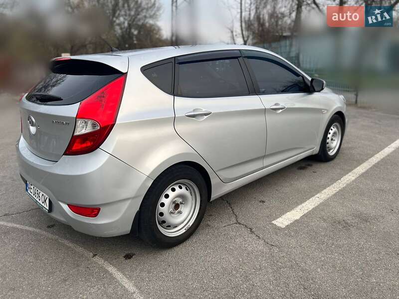 Хэтчбек Hyundai Accent 2012 в Днепре