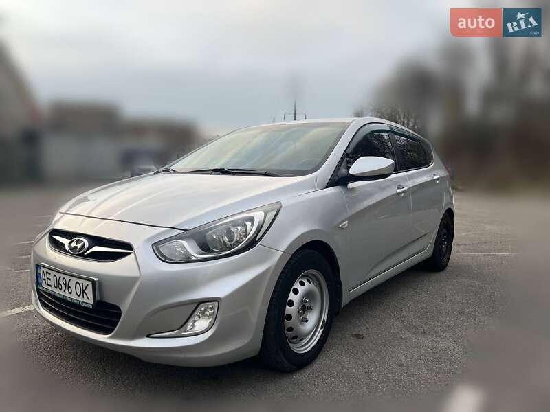 Хэтчбек Hyundai Accent 2012 в Днепре