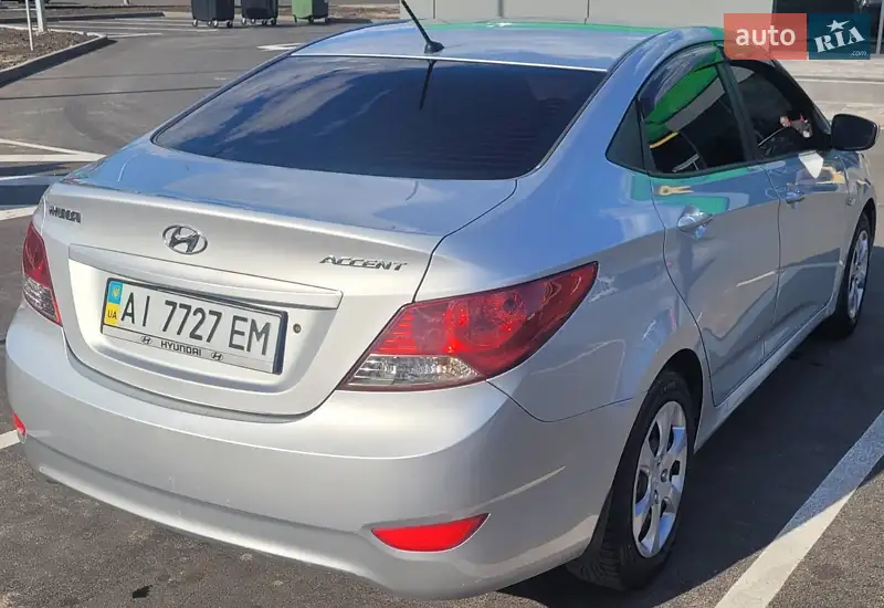 Hyundai Accent 2012
