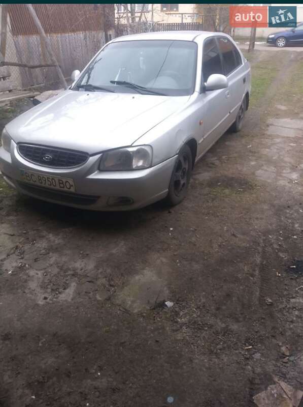 Hyundai Accent 2002 Hyundai Accent 2002