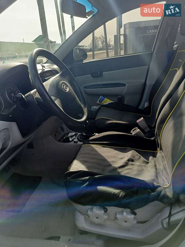 Седан Hyundai Accent 2008 в Киеве