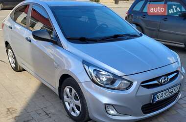 Седан Hyundai Accent 2013 в Ананьеве