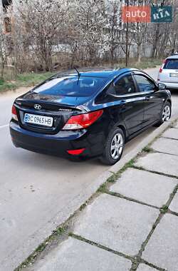 Седан Hyundai Accent 2012 в Винниках