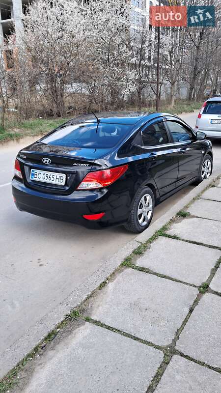 Седан Hyundai Accent 2012 в 