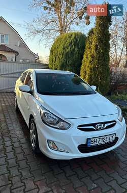 Hyundai Accent 2011