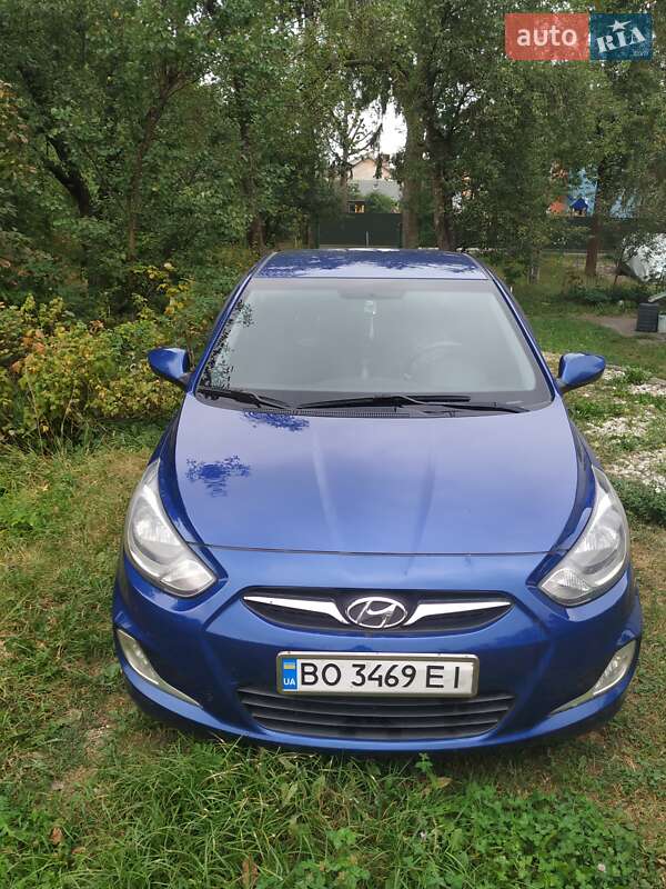 Hyundai Accent 2011