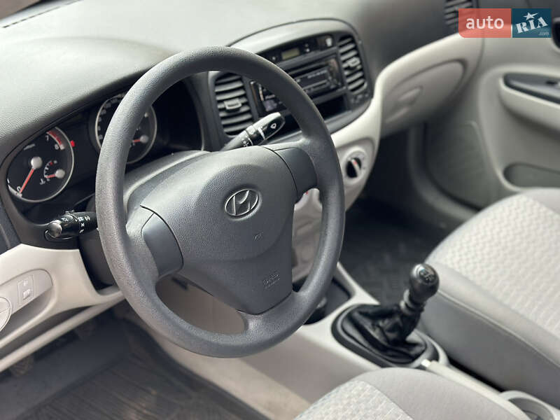 Седан Hyundai Accent 2009 в Запорожье