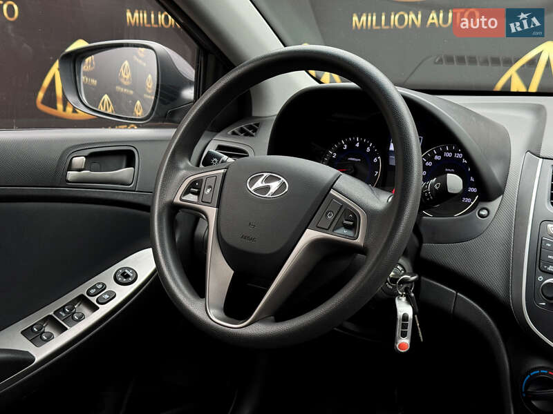 Седан Hyundai Accent 2016 в Киеве