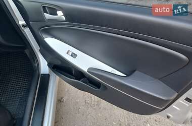 Седан Hyundai Accent 2012 в 