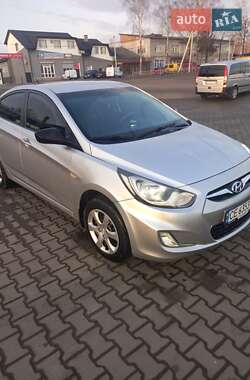 Седан Hyundai Accent 2011 в Чернівцях