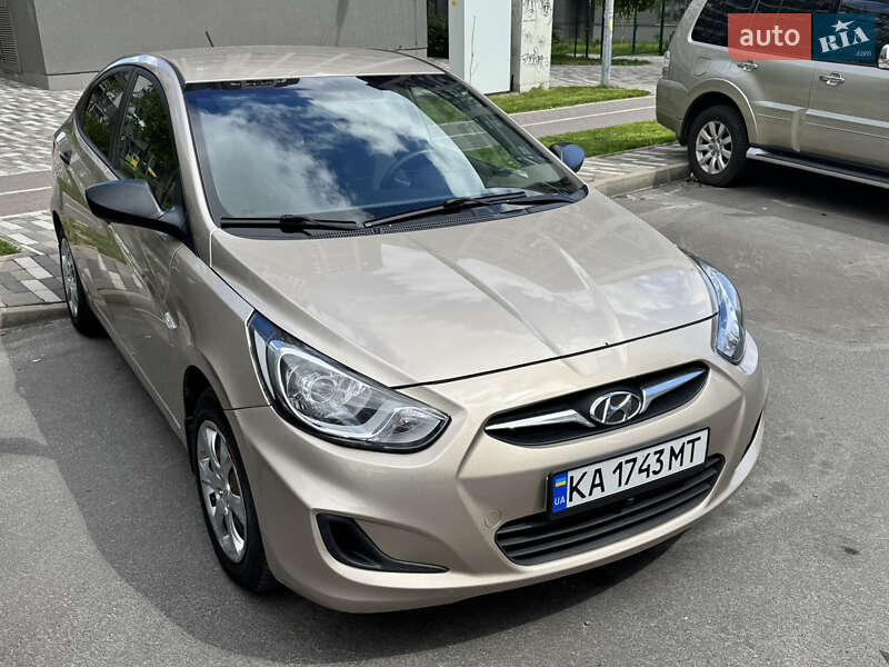 Седан Hyundai Accent 2013 в Киеве